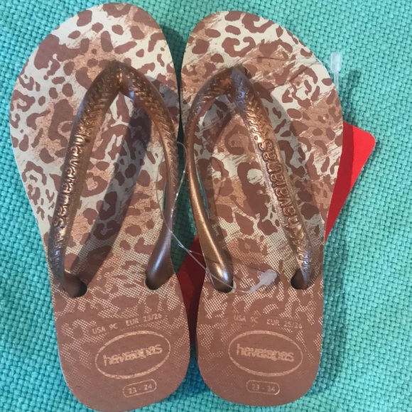 havaianas leopard flip flops